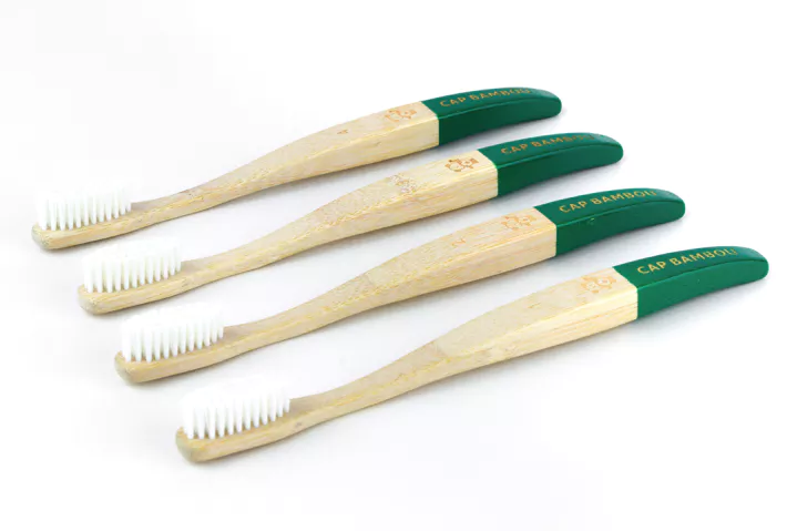 Brosse à dents adulte souple en Bambou : Lot de 4 Cap Bambou – Image 2