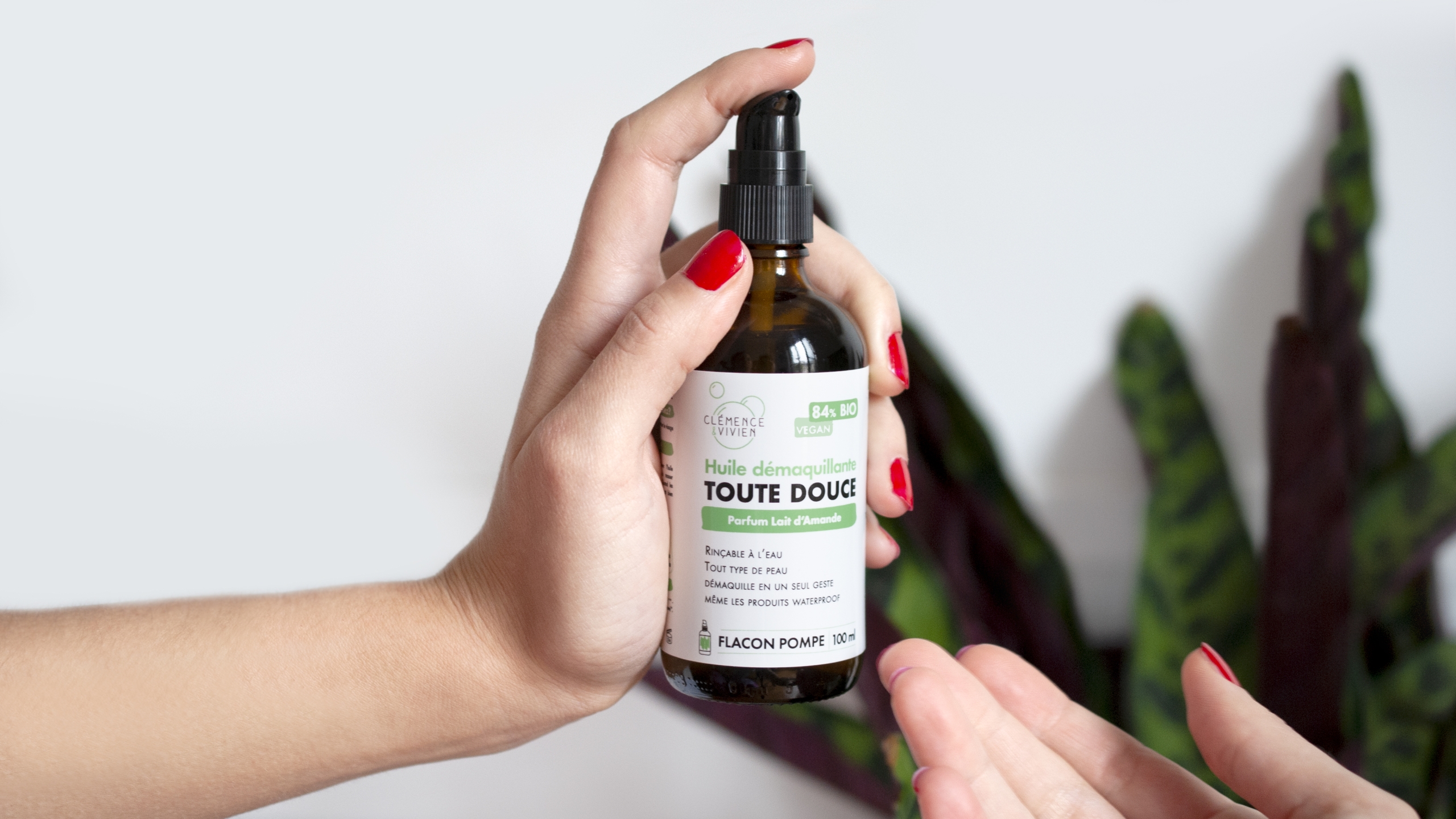 Huile démaquillante rinçable toute douce parfum lait d'amande – Image 2